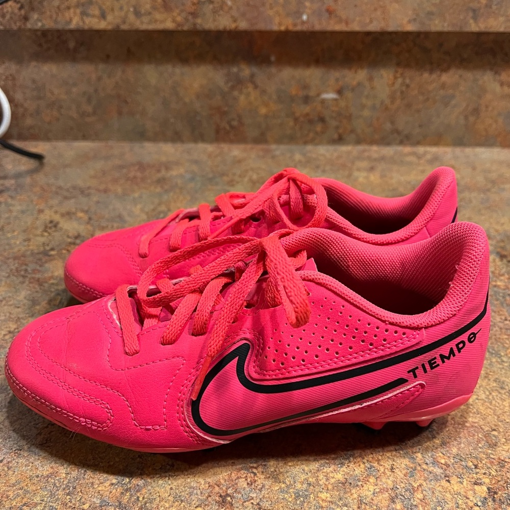 Little Girls Nike Tiempo Soccer Cleats - Size 3Y -